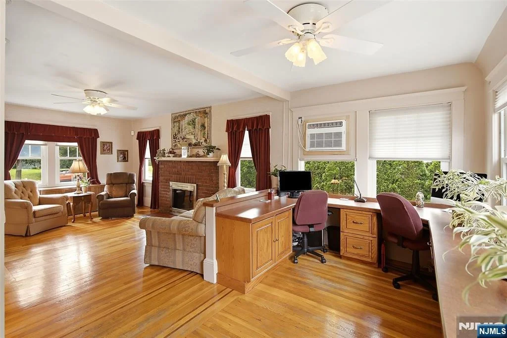 Photo of 156 Larch