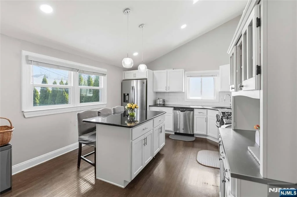 Photo of 345 Saddle River