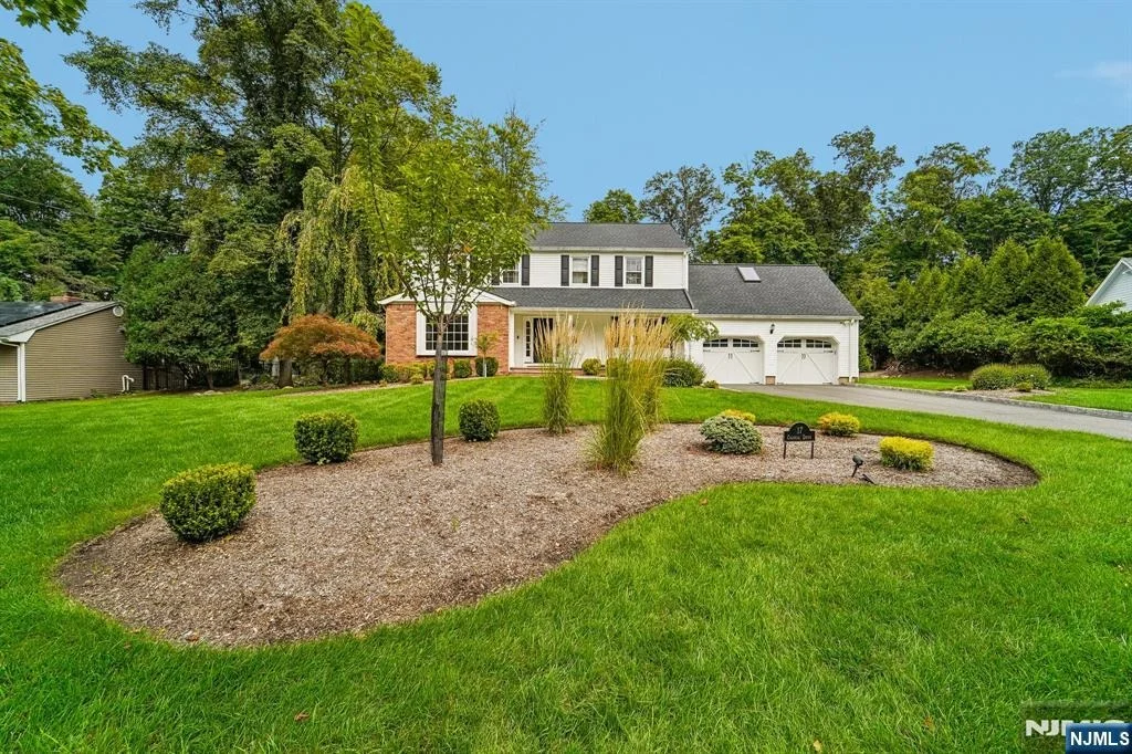 Photo of 17 Colonial