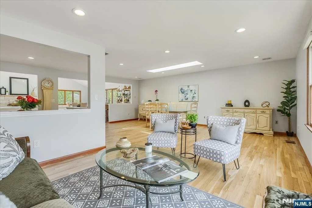 Photo of 670 Swathmore