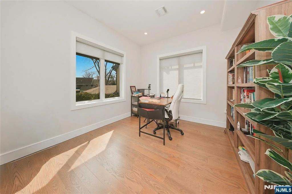Photo of 66 Knollwood