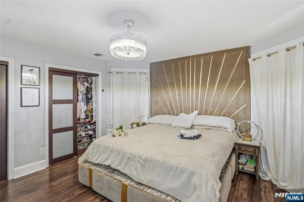 Photo of 283 Hamilton