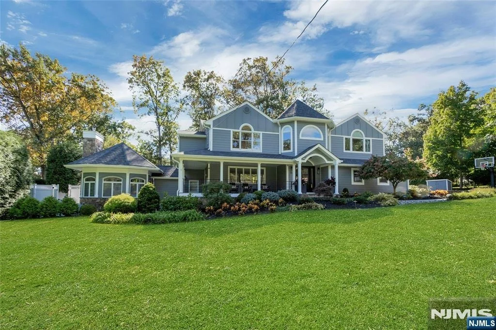 Photo of 545 Miller