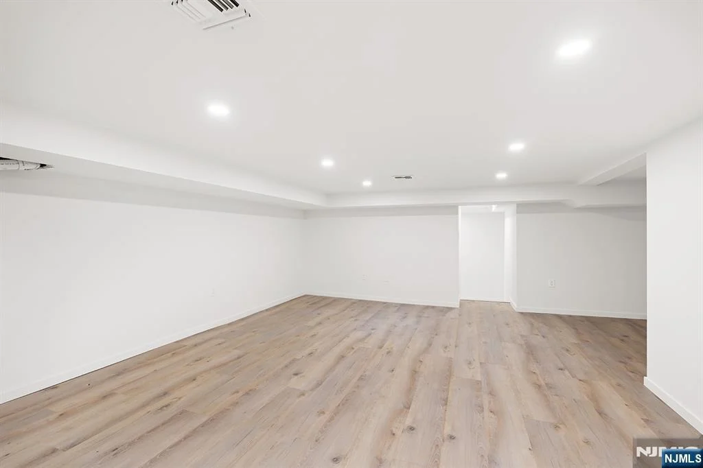 Photo of 175 Crescent