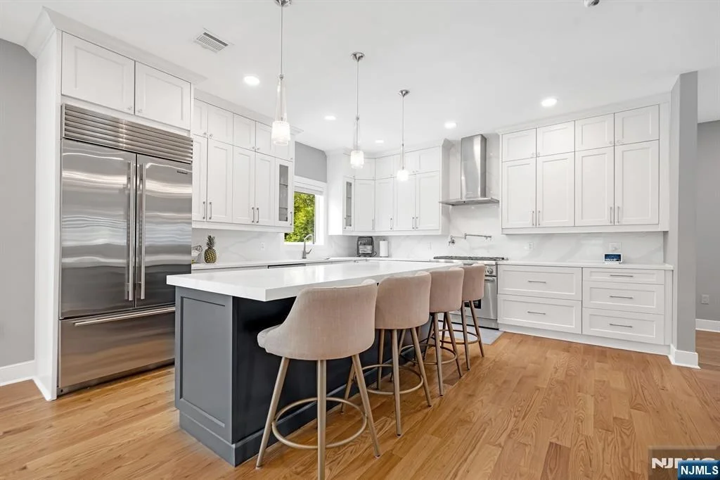 Photo of 230 Park