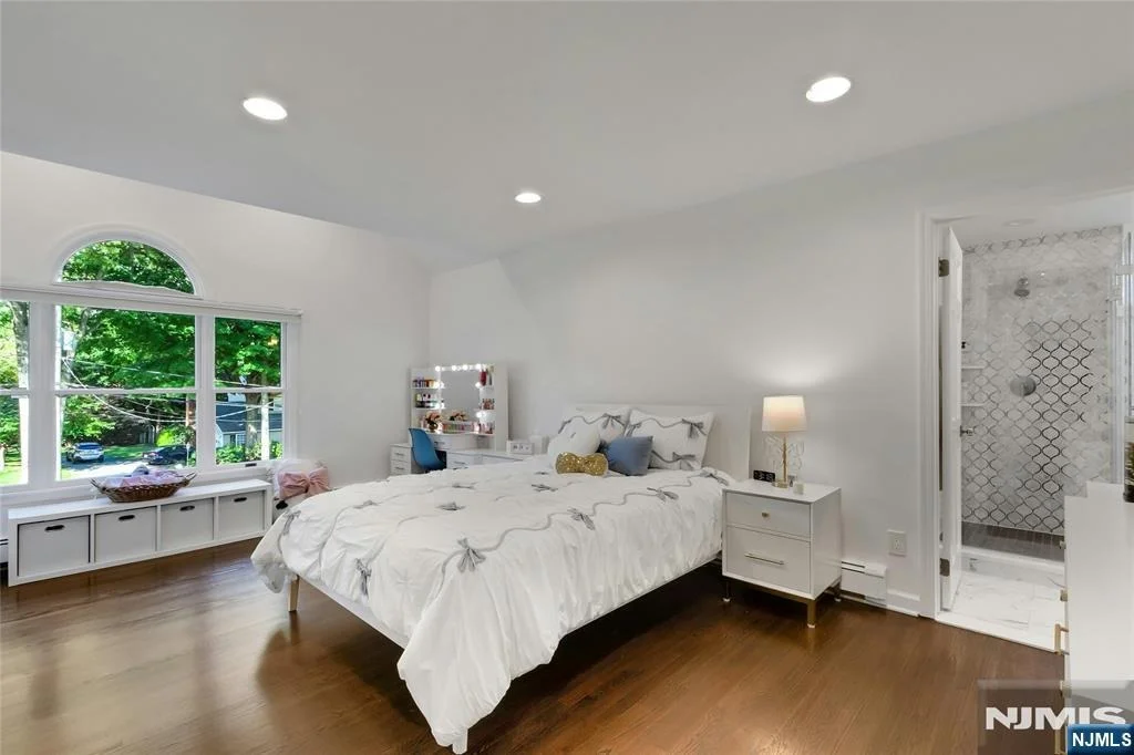Photo of 545 Miller