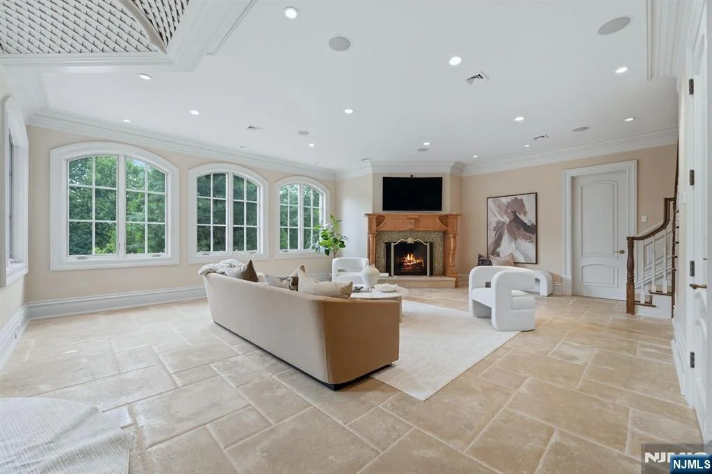 Photo of 7 Buckingham