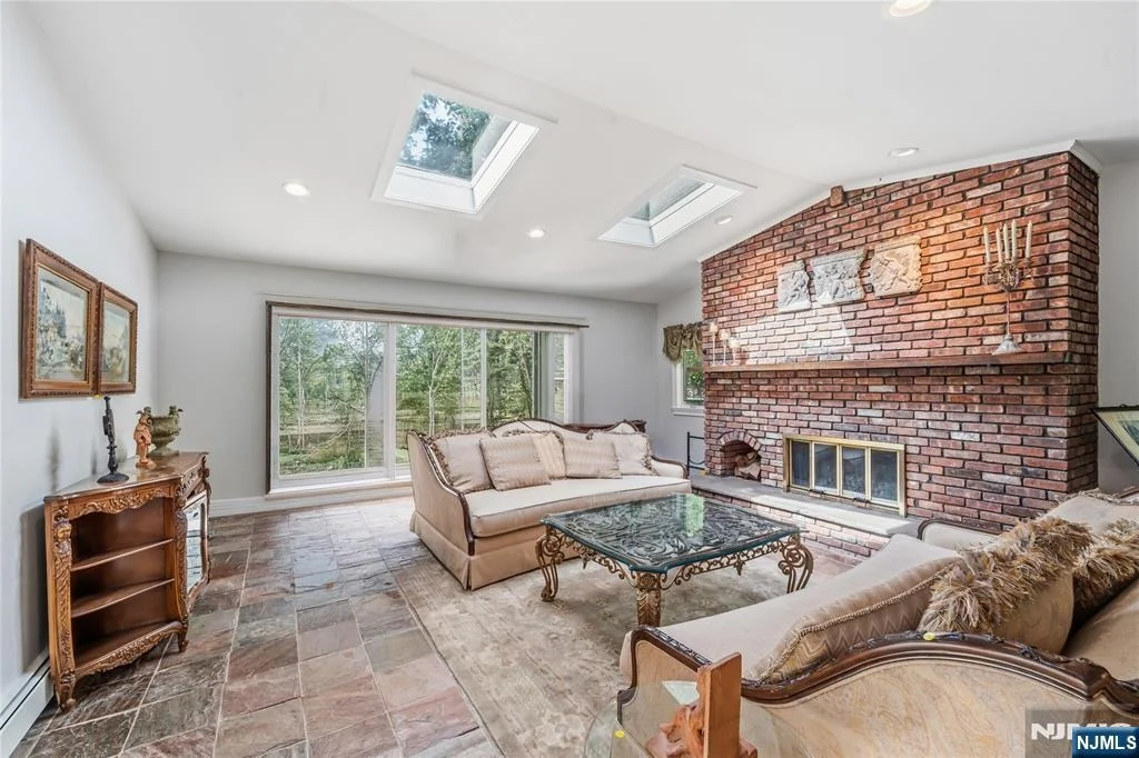 Photo of 136 Willow