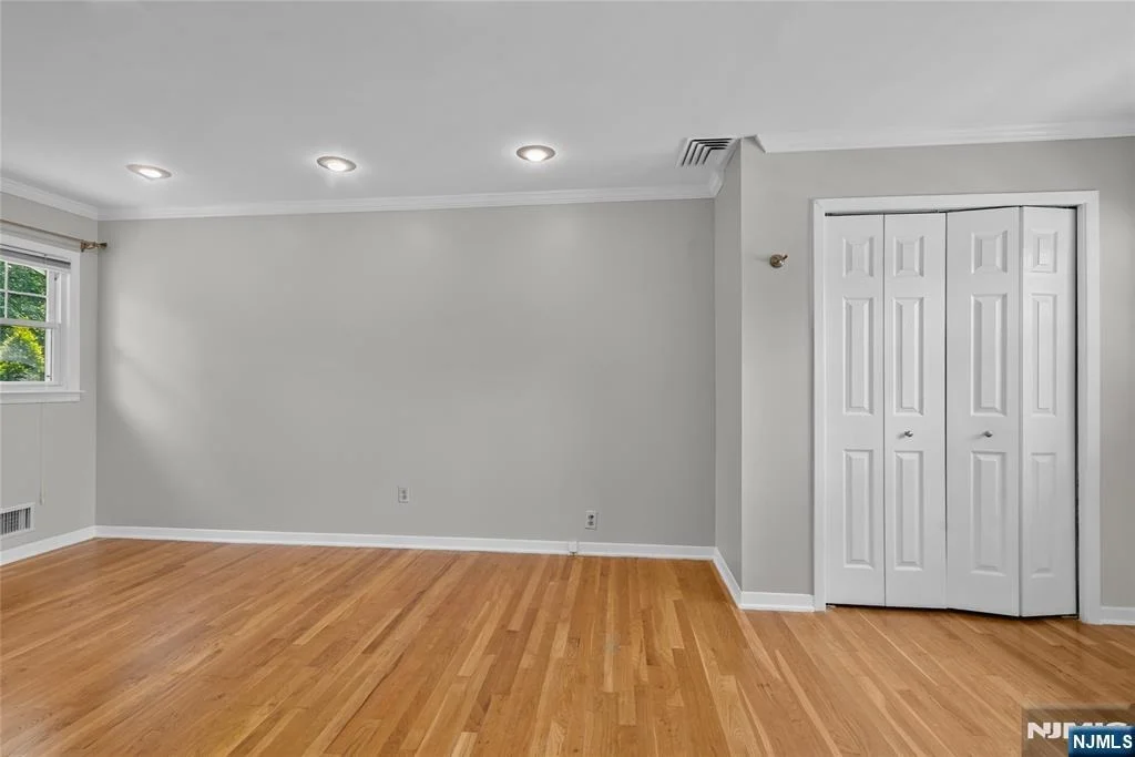 Photo of 260 Saint Cloud