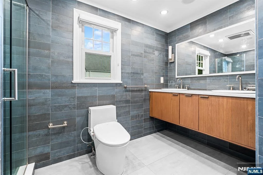 Photo of 175 Manning
