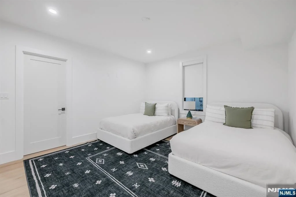 Photo of 357 Pleasant
