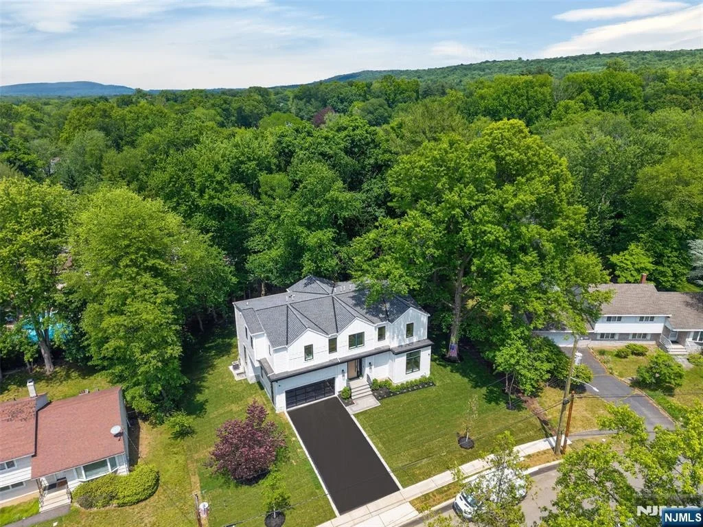 Photo of 26 Collins