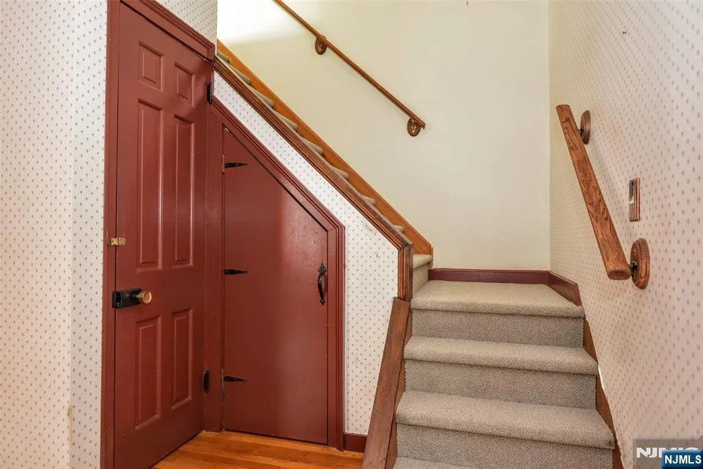 Photo of 497 W Saddle River