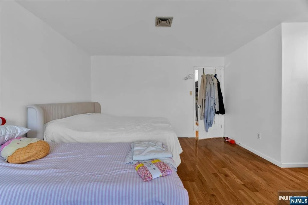 Photo of 266 Garibaldi