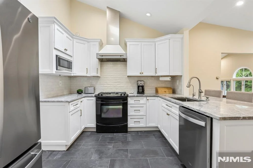 Photo of 8 Mountain