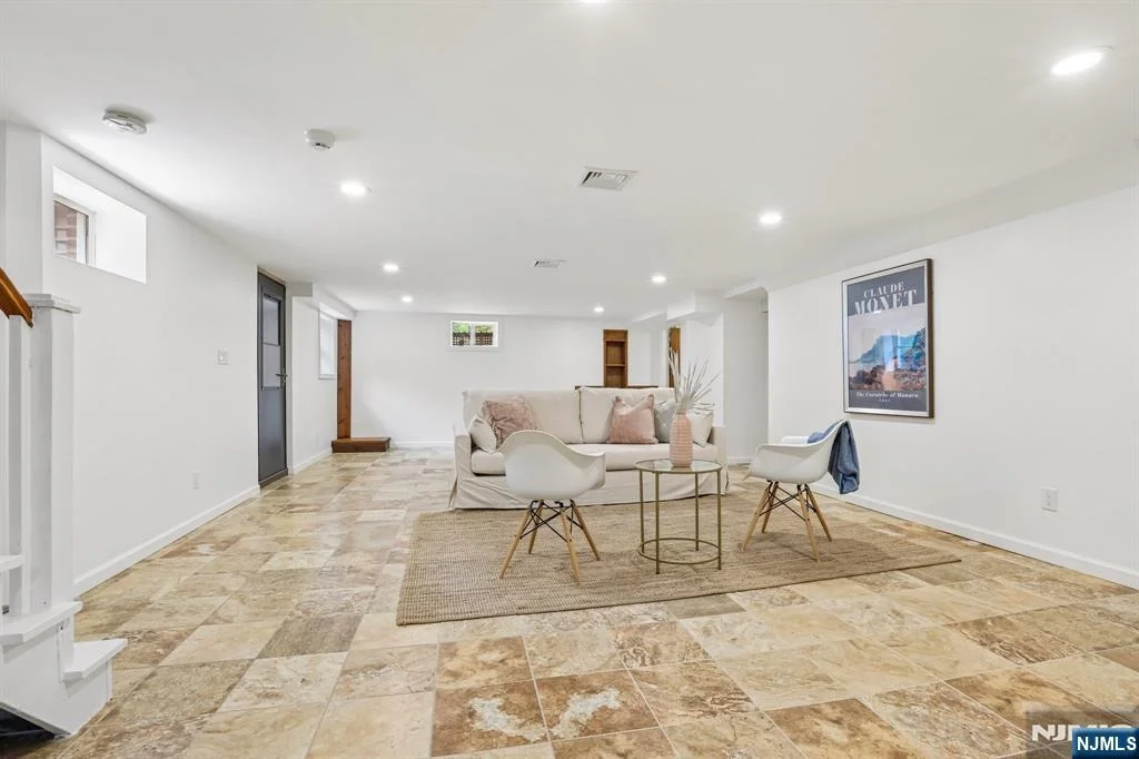 Photo of 650 Ridgewood