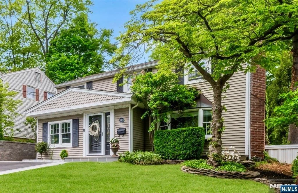 Photo of 105 Bergen
