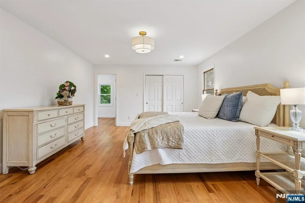 Photo of 650 Ridgewood