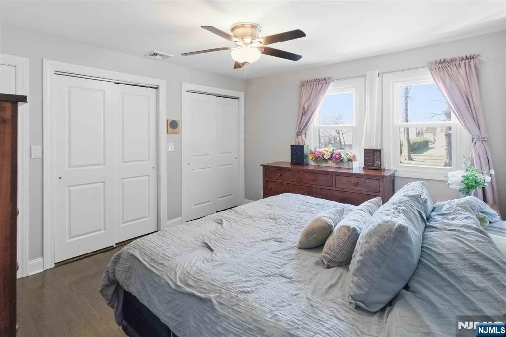 Photo of 345 Saddle River