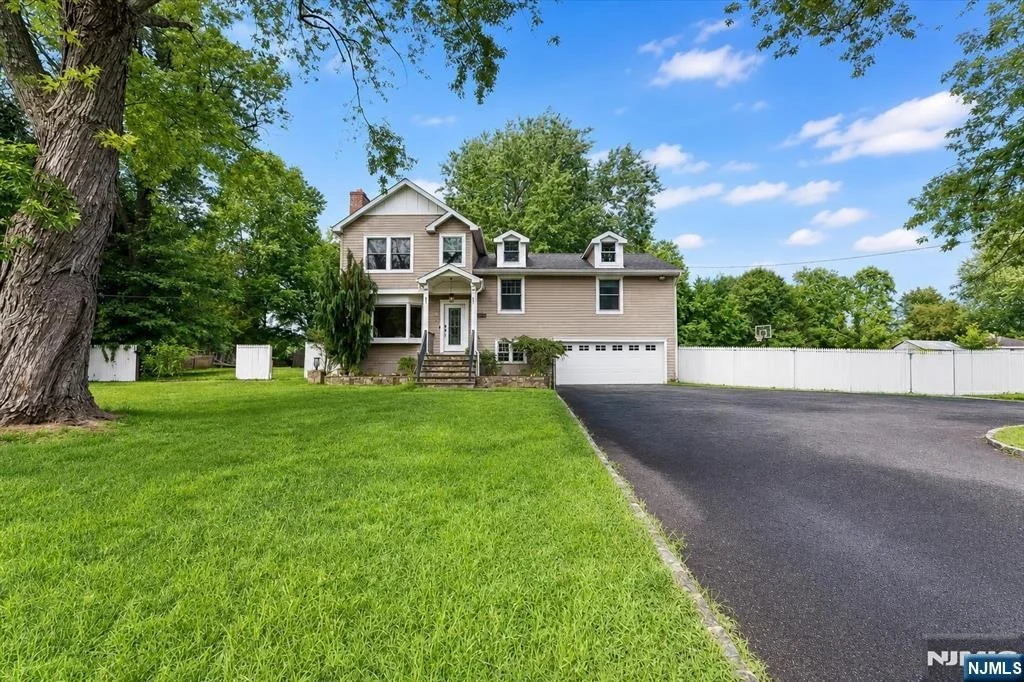 Photo of 1471 Terrill