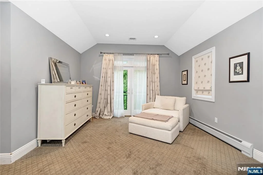Photo of 285 Dunham