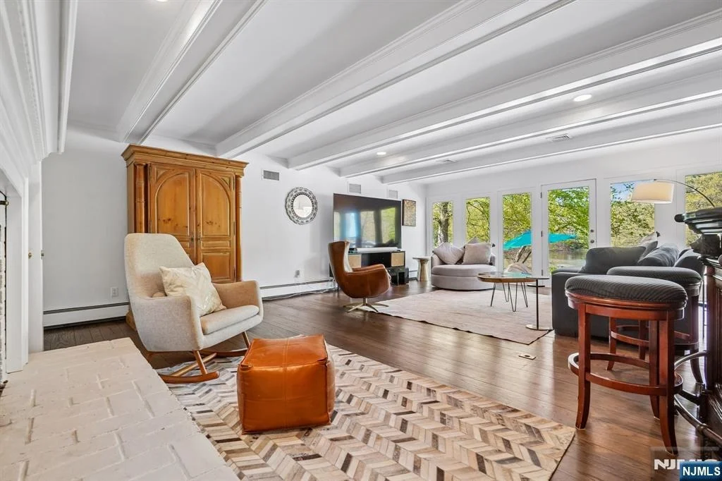 Photo of 372 Lakeview