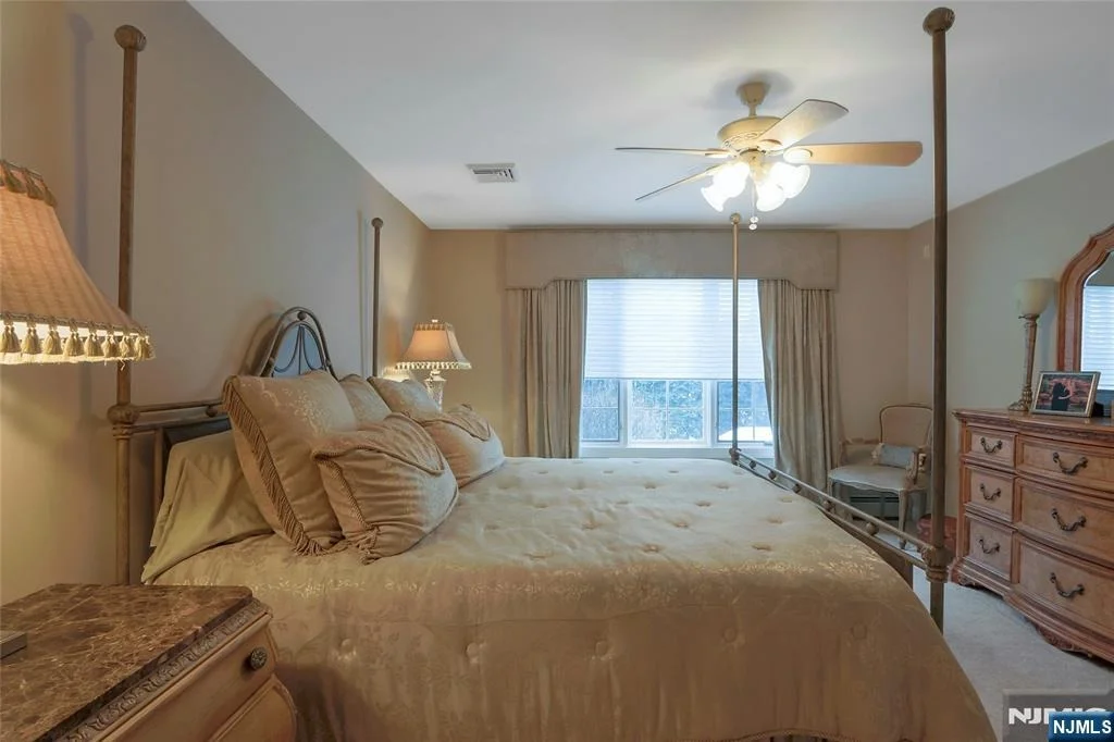 Photo of 457 Devonshire