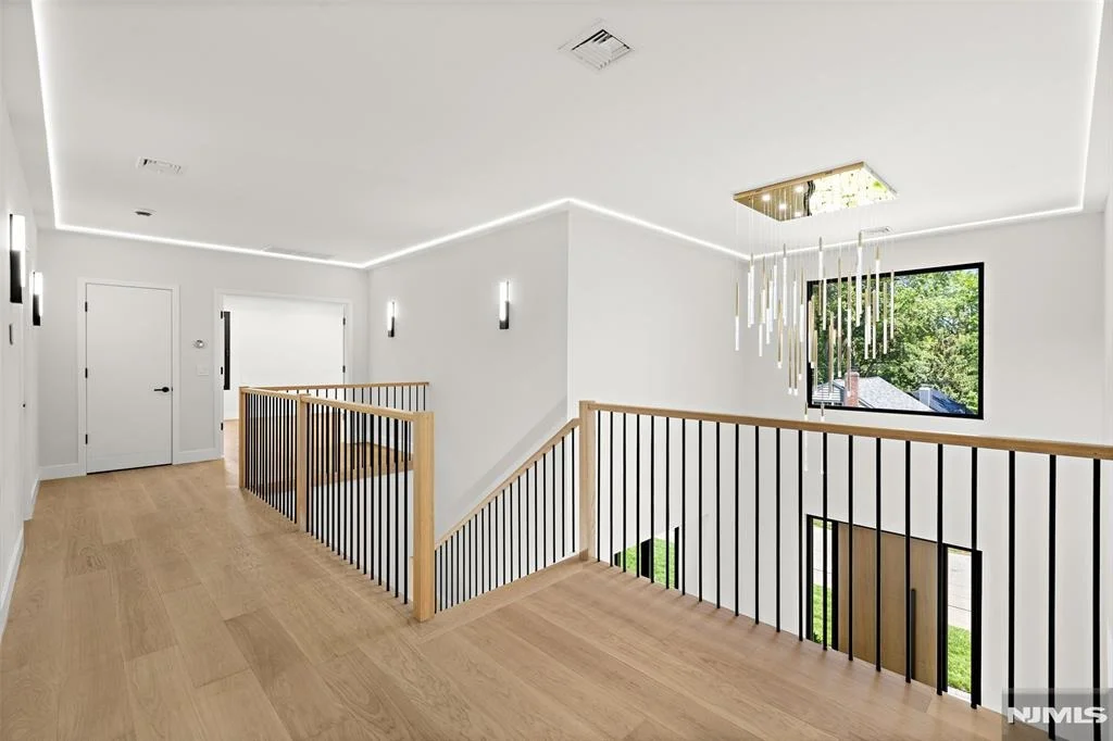 Photo of 302 Pine