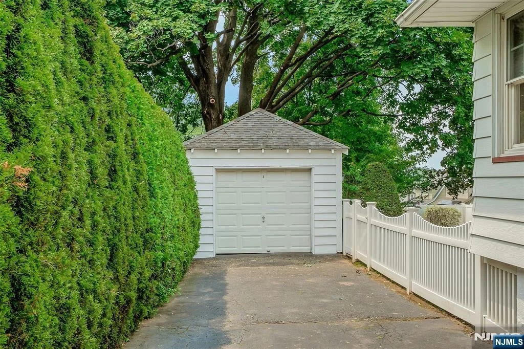 Photo of 156 Larch