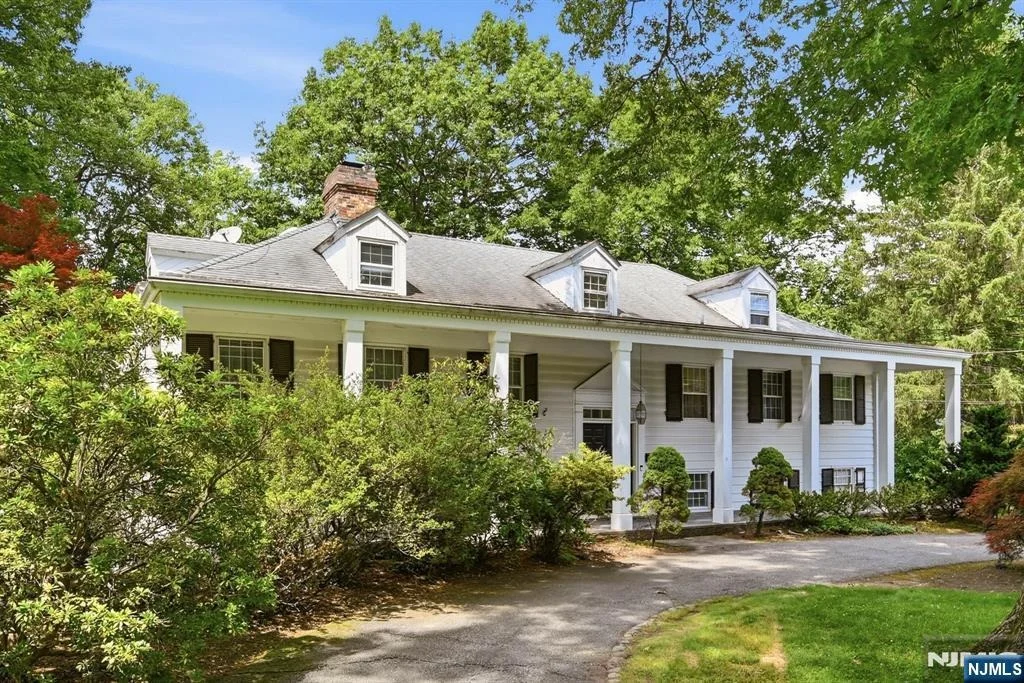Photo of 376 Lakeview