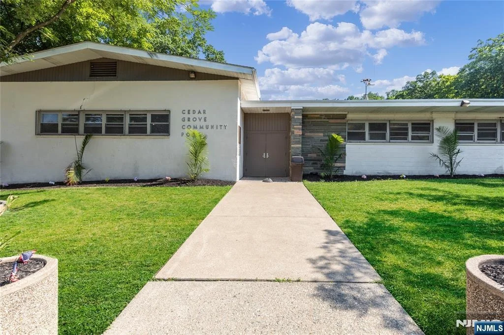 Photo of 240 Ridge