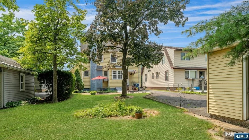 Photo of 224 Euclid