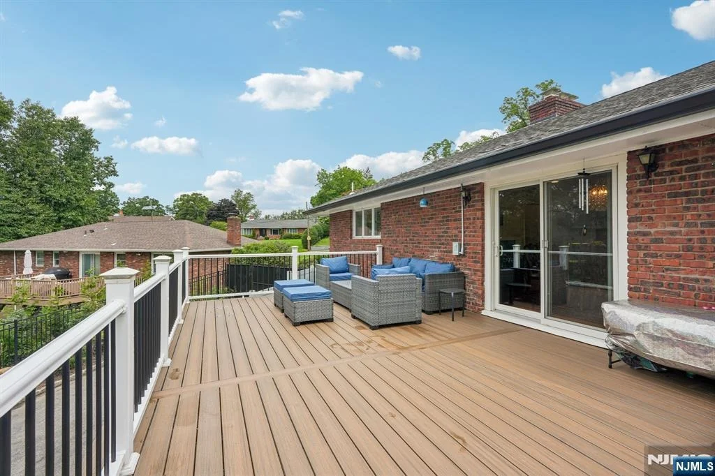 Photo of 31 Surrey
