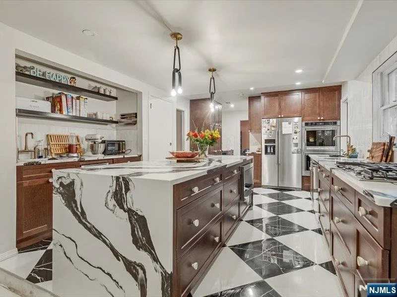 Photo of 372 McKinley