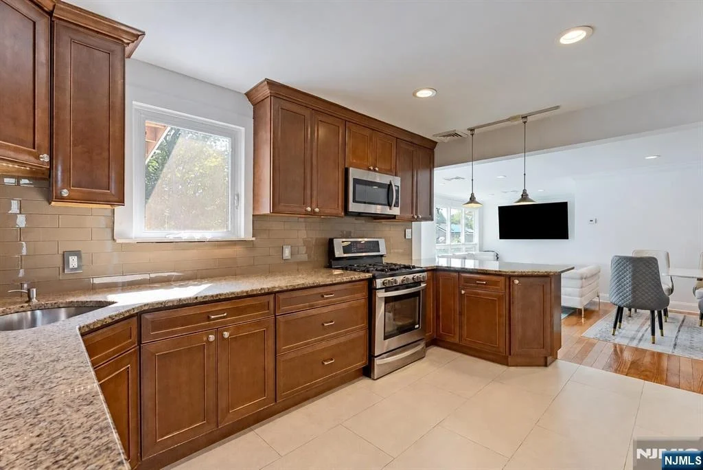 Photo of 64 Spring Valley