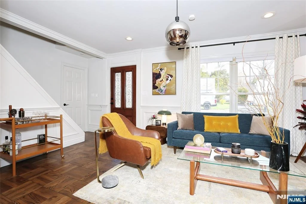 Photo of 34 Charles