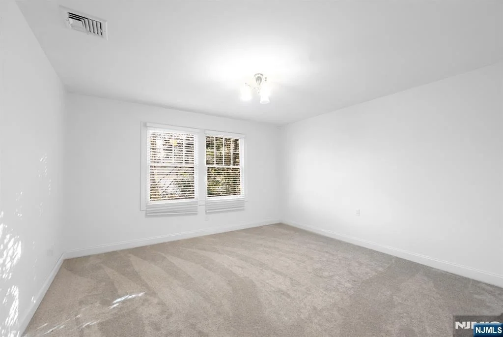Photo of 631 Sargent