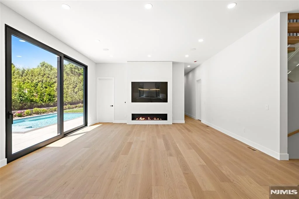 Photo of 302 Pine