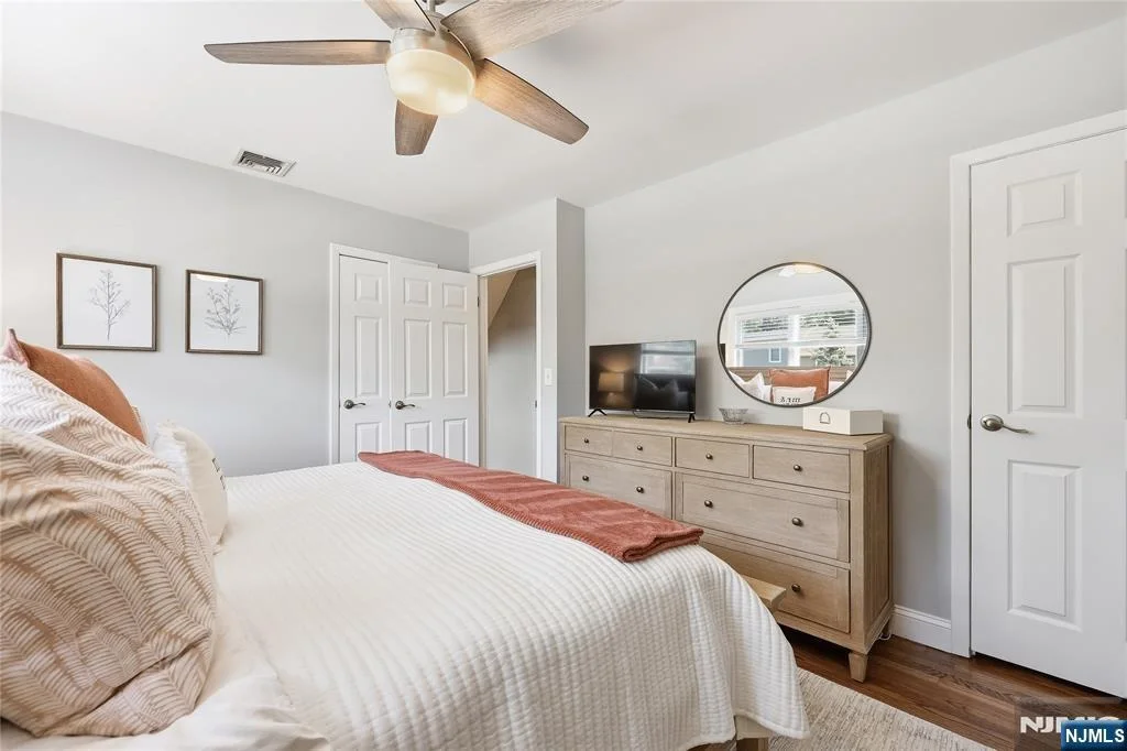 Photo of 77 White Pond