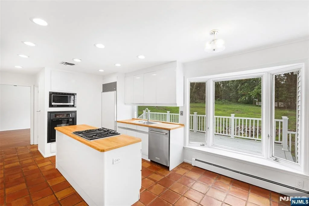 Photo of 10 Cedar