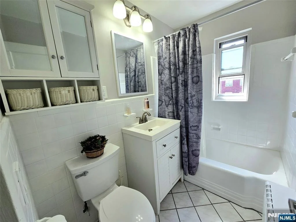 Photo of 479 Maple Hill