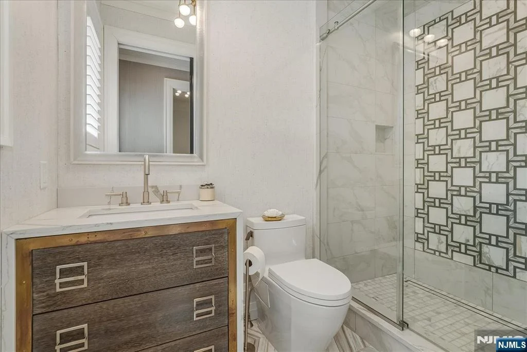 Photo of 555 Miller