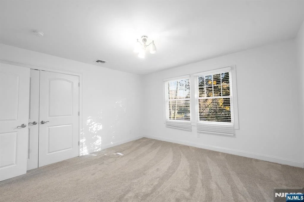 Photo of 631 Sargent