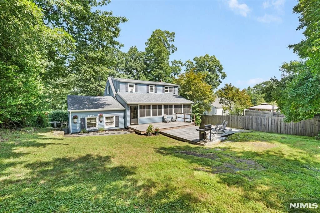 Photo of 32 Foothill