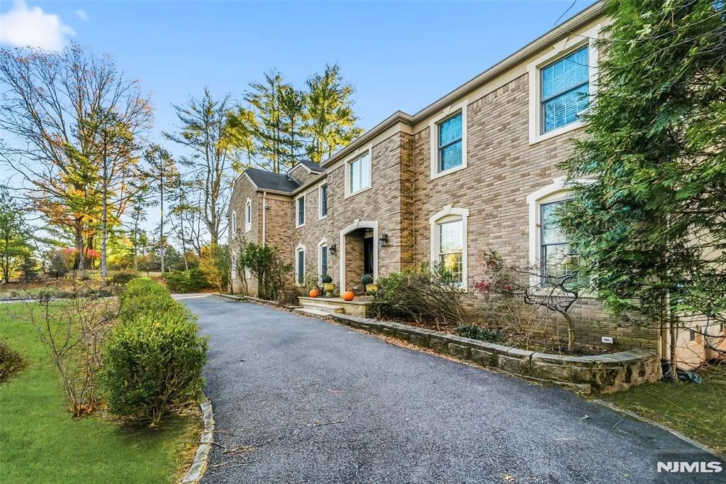 Photo of 27 Pine Hill
