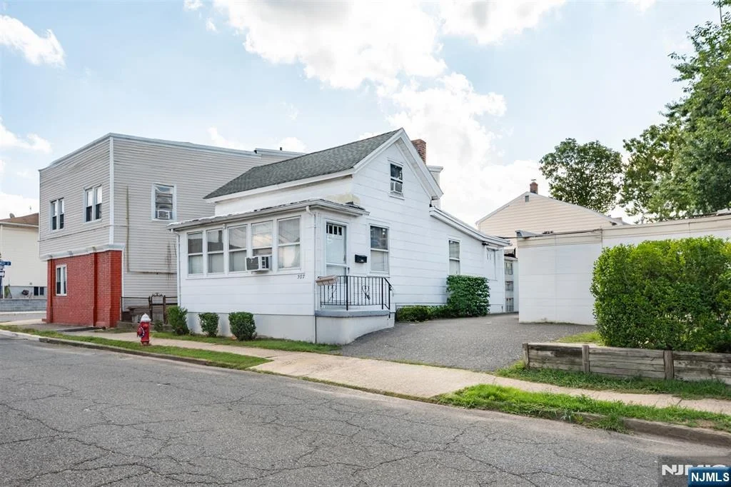 Photo of 307 Washington