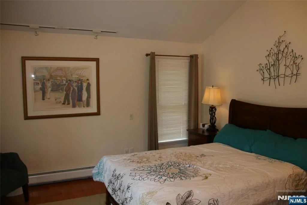 Photo of 452 Glendale