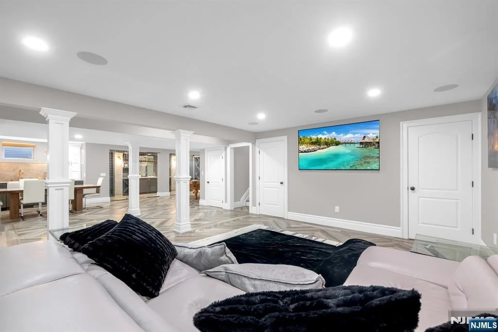 Photo of 7 Brookside