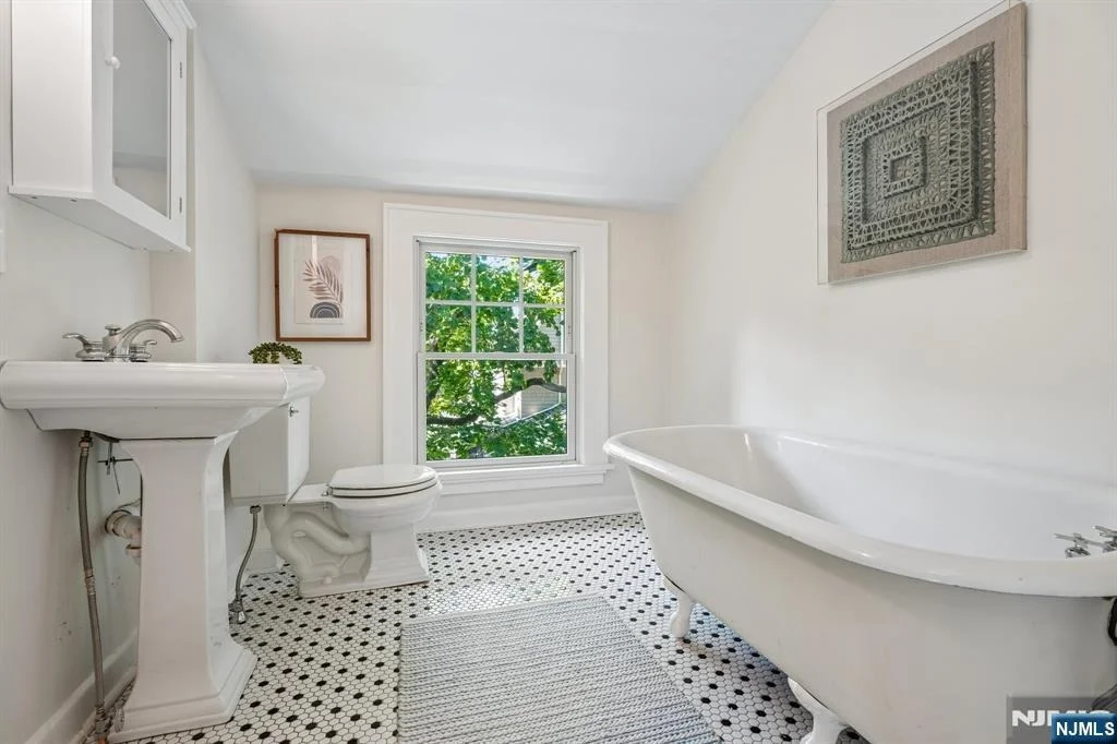 Photo of 150 Gordonhurst
