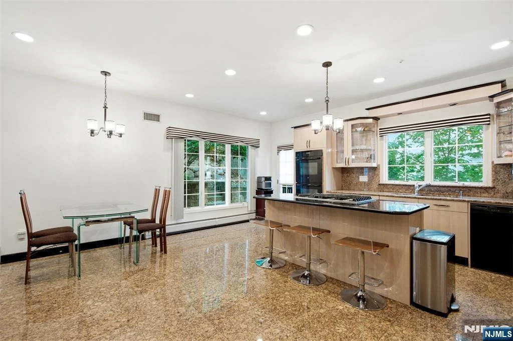 Photo of 750 Undercliff